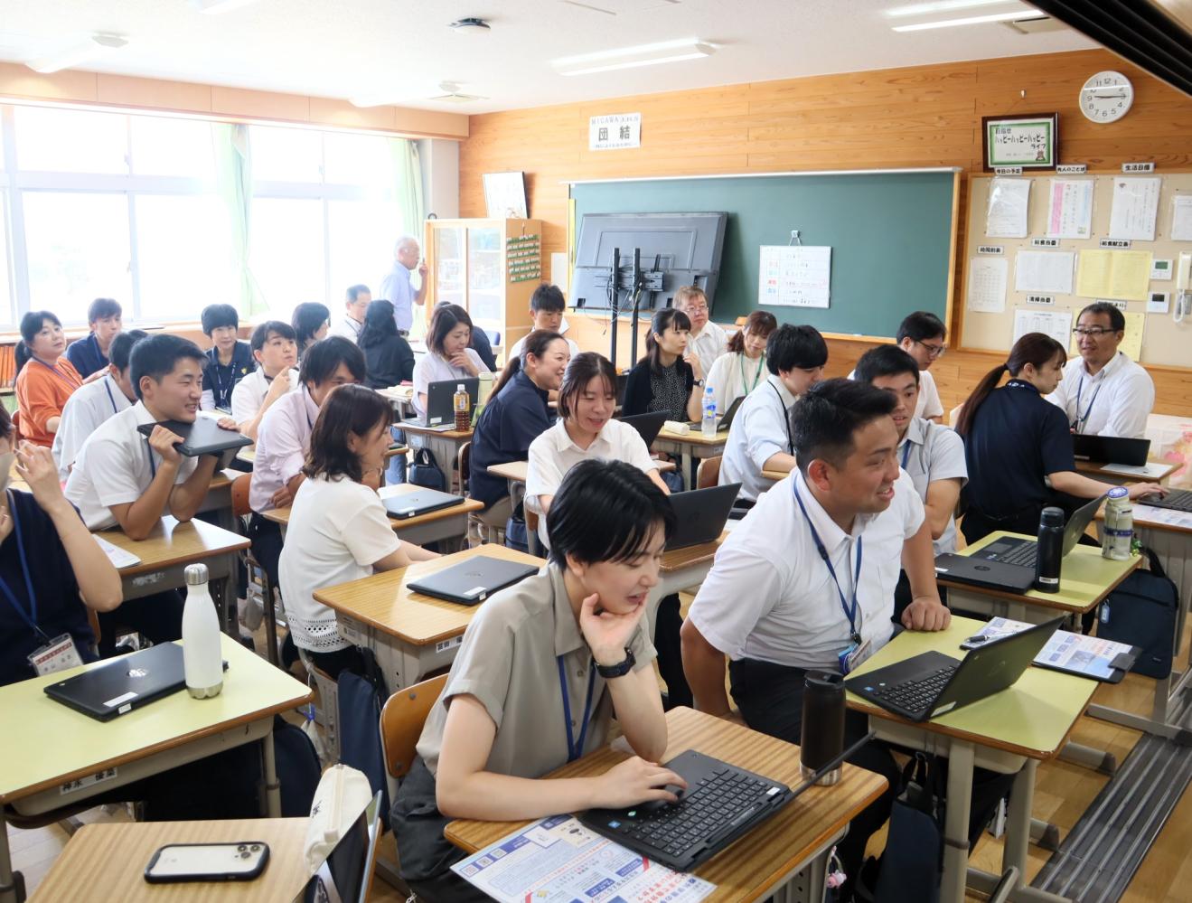 04 見川中の先生方 04 見川中の先生方