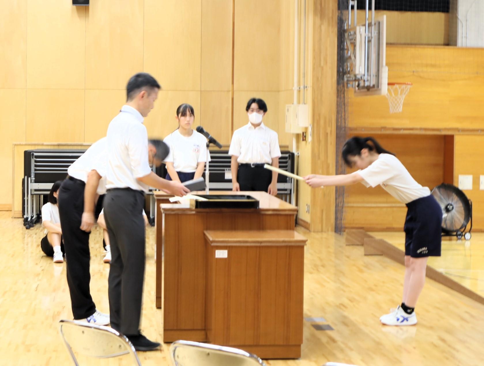 11 お辞儀の仕方も立派です