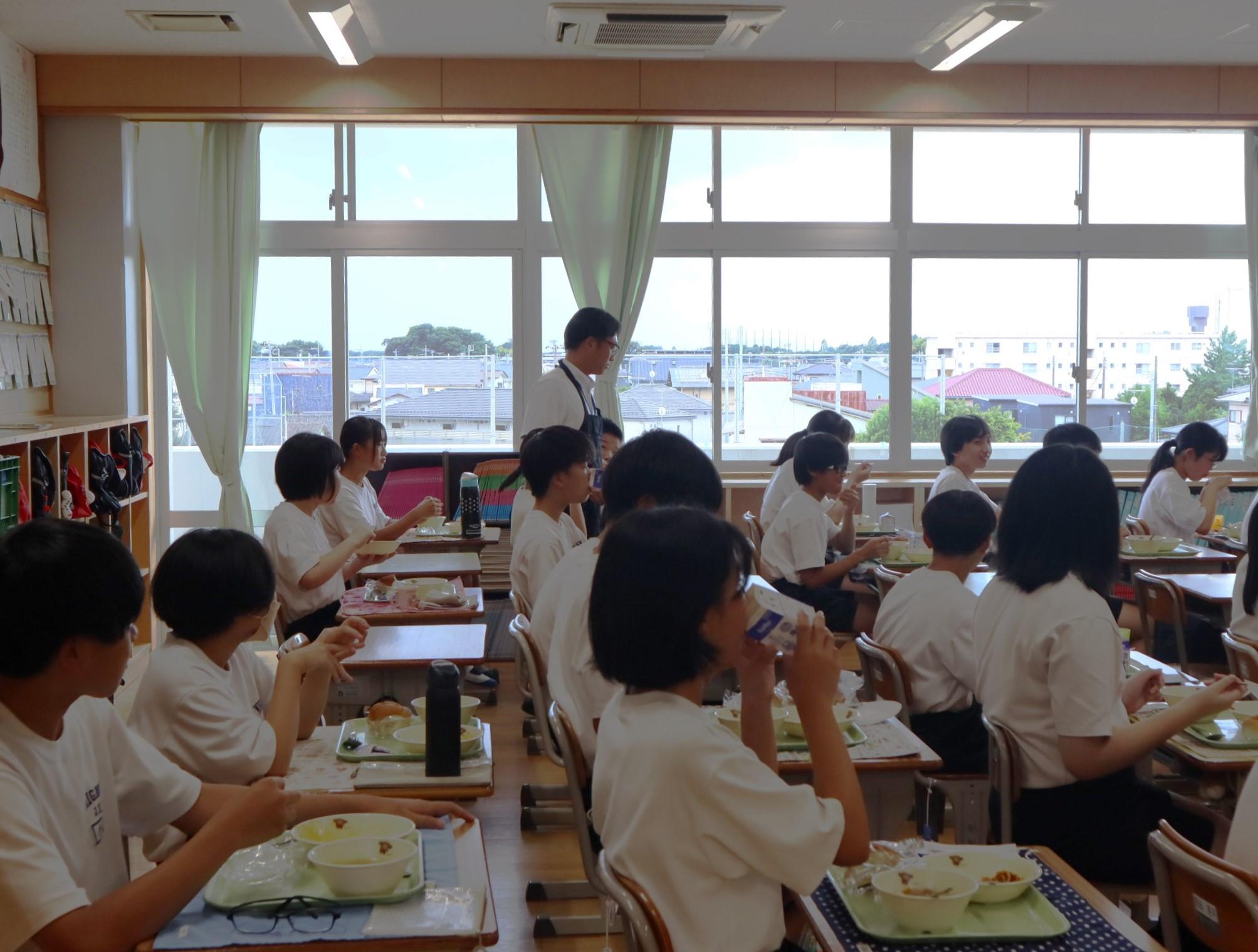 21 給食しっかり食べて頑張ります 21 給食しっかり食べて頑張ります