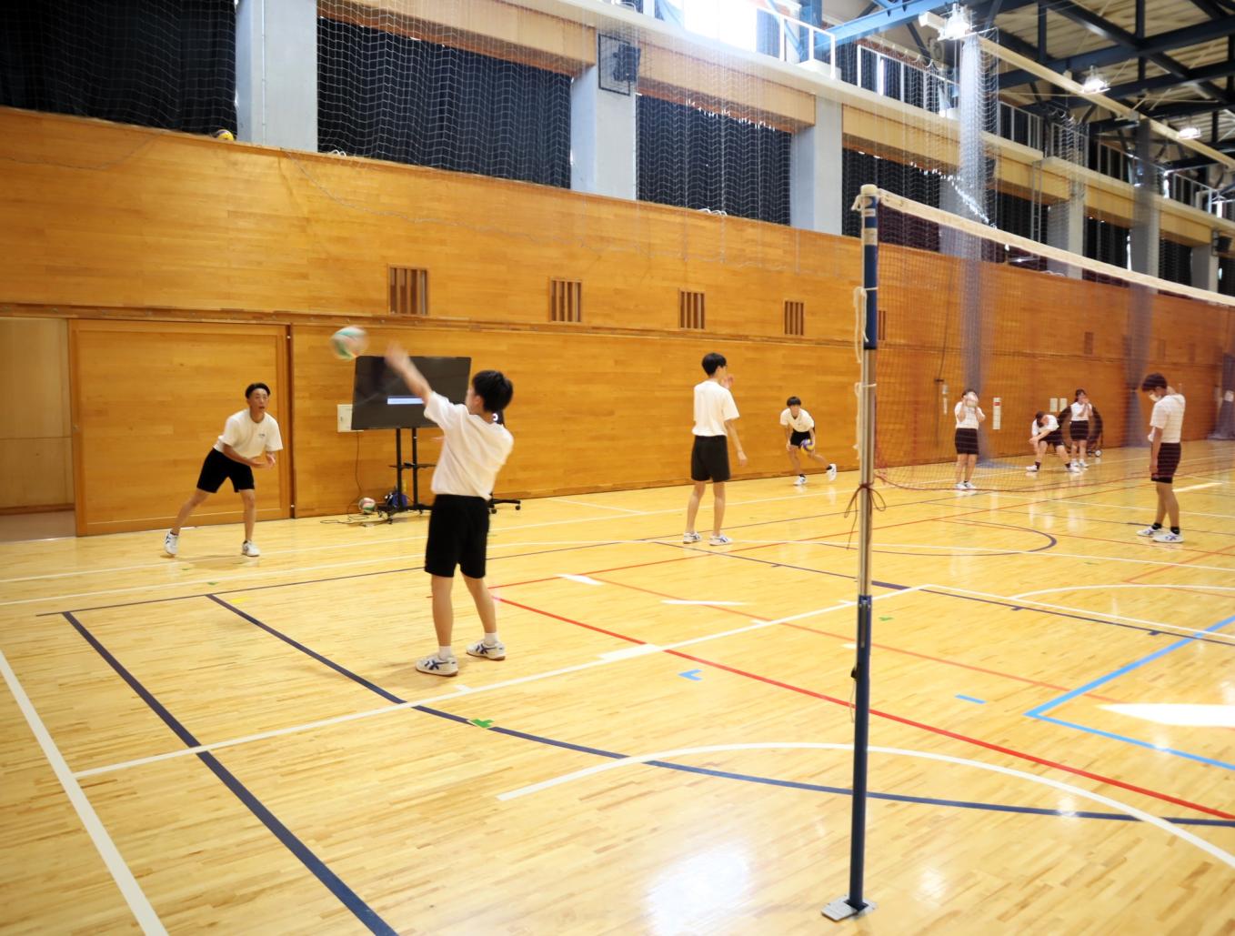 09 ペアで基礎練習をしていました 09 ペアで基礎練習をしていました