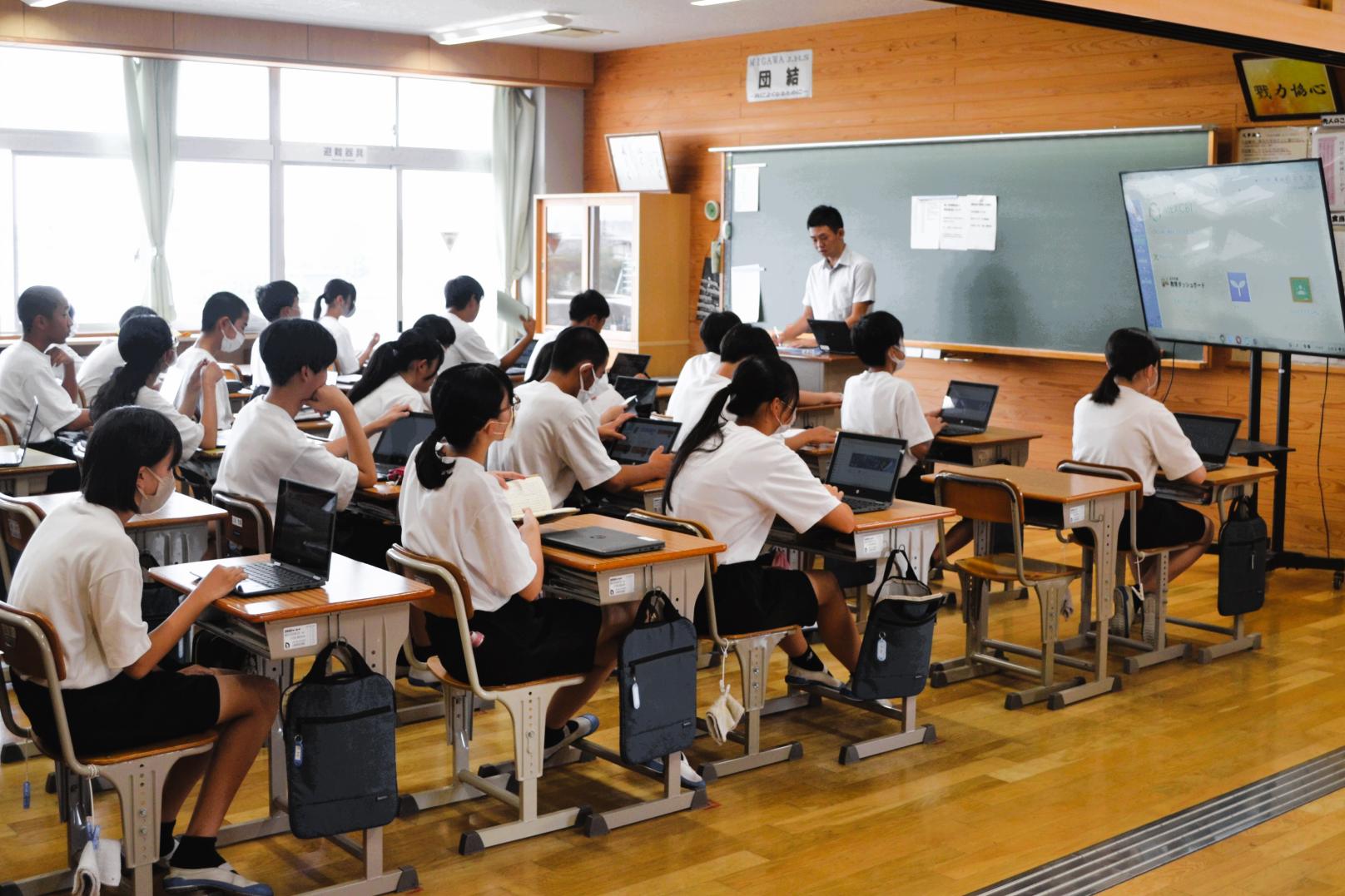 02 先生の説明を聞きます