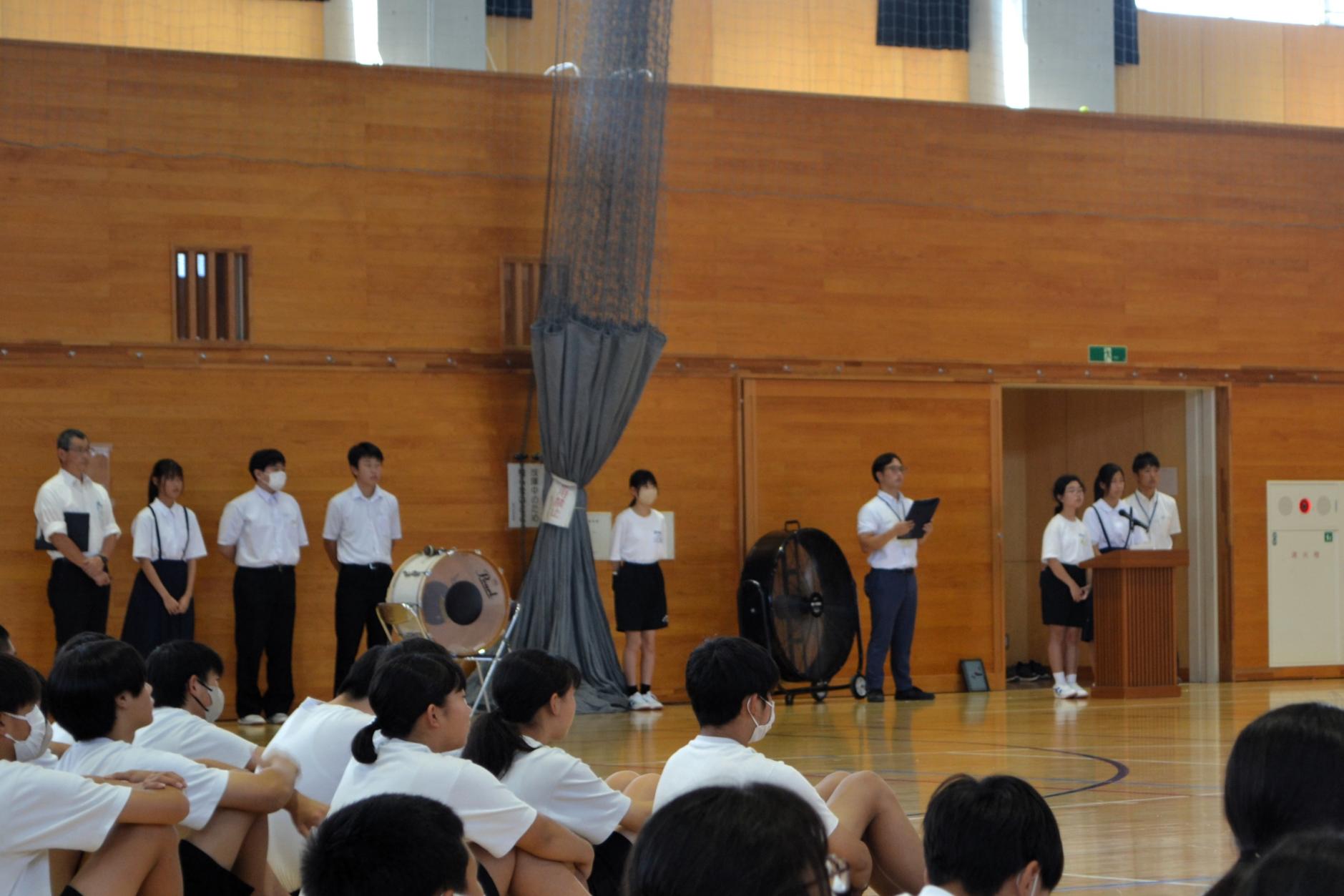 14 生徒会の皆さんが進行してくれました
