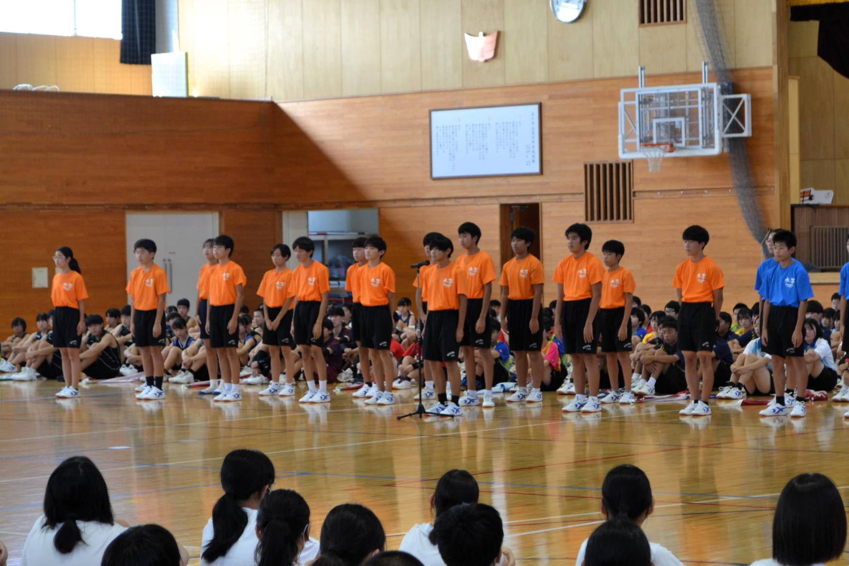 17 落ち着いた中で激励会は進行します