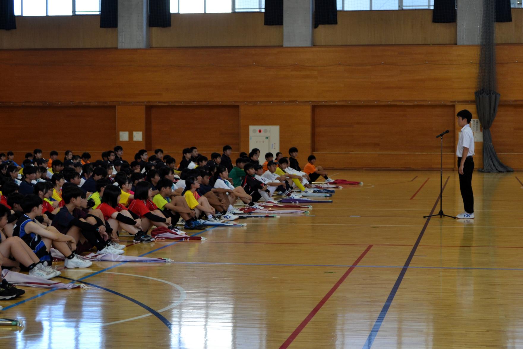 18 生徒会長からの激励の言葉