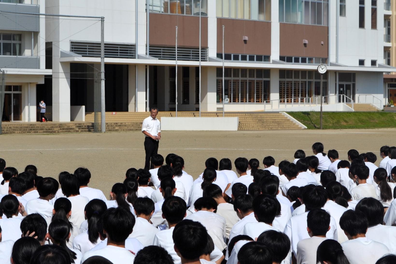 06 校長先生からの講評 06 校長先生からの講評