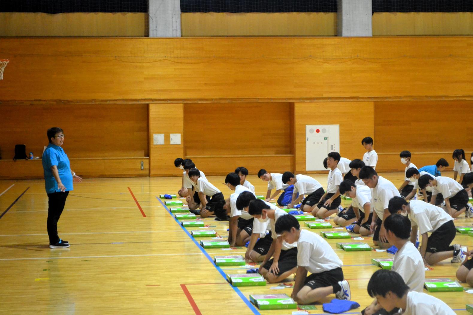 01 2学級ずつ実施いたしました