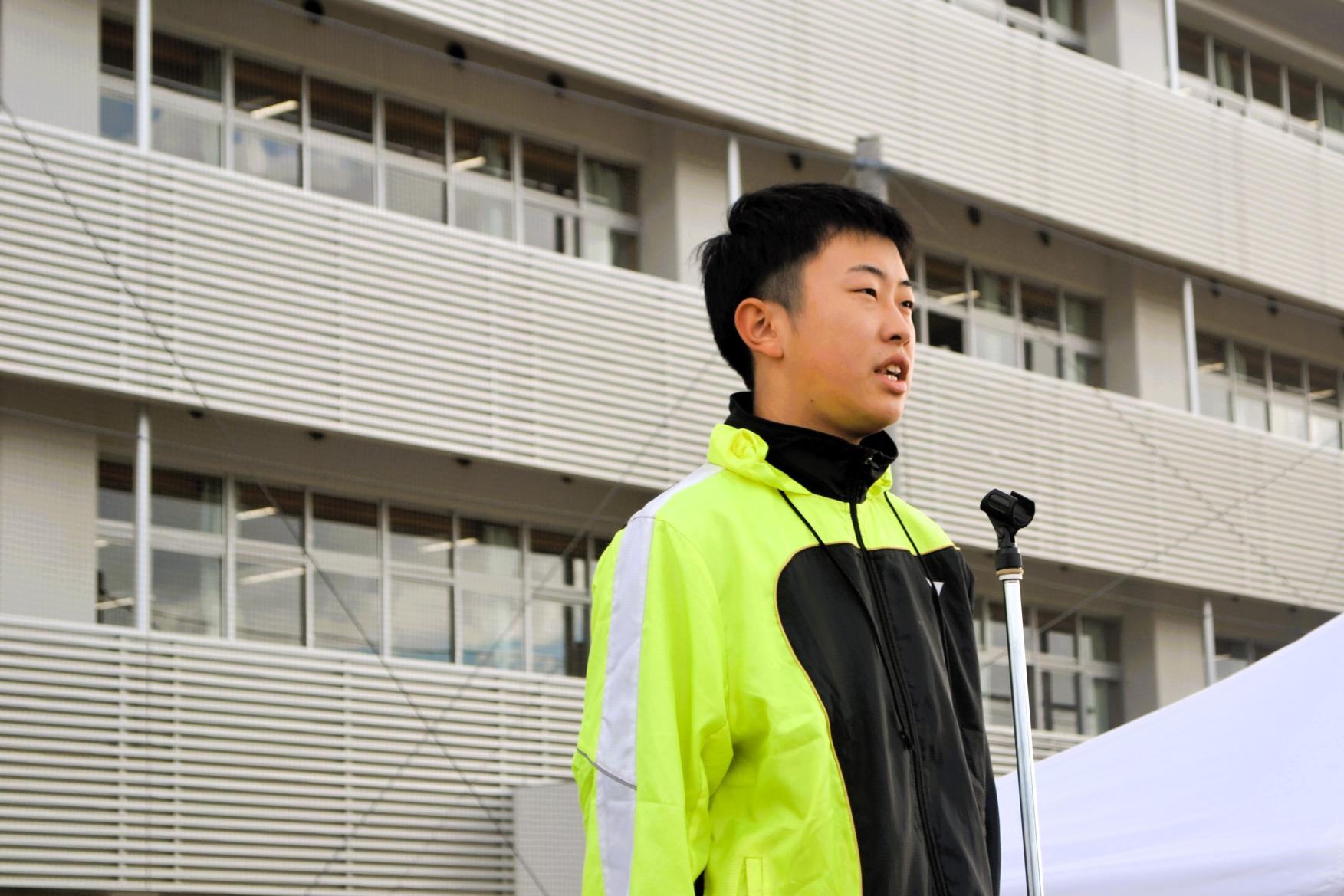 10 生徒会長あいさつの最終リハーサル