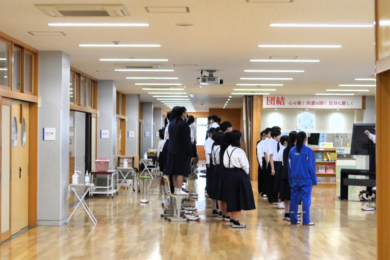 01 3年生最終練習中