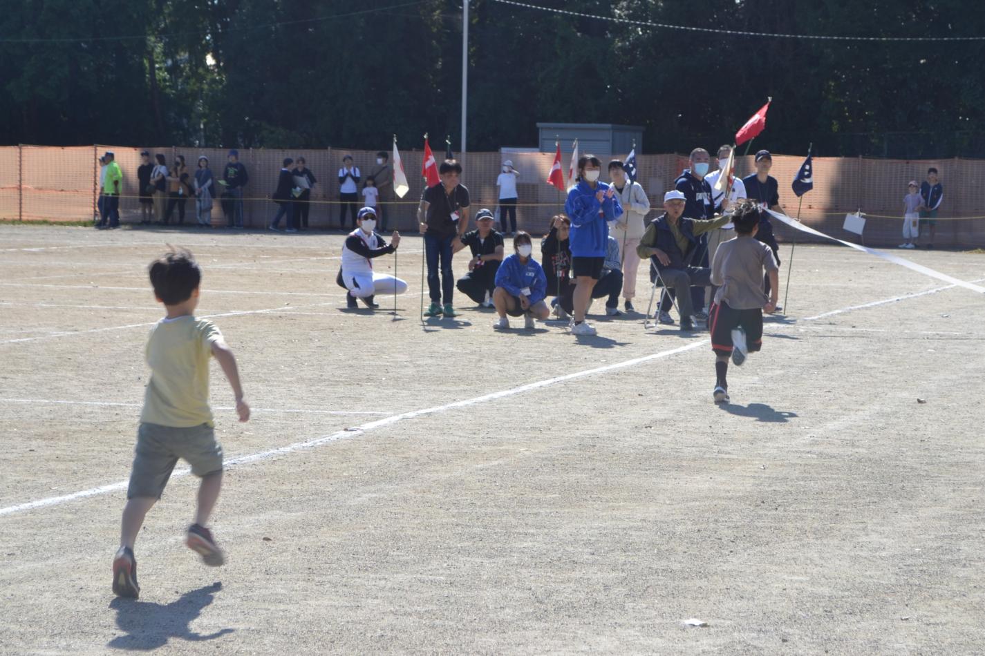 01 市民運動会でジュニアリーダーズがお手伝い