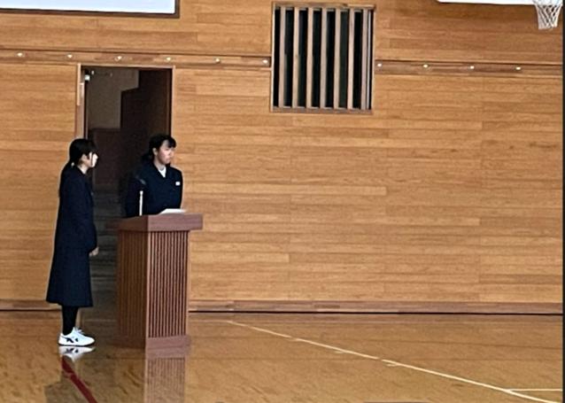 01 生徒会が司会進行しました