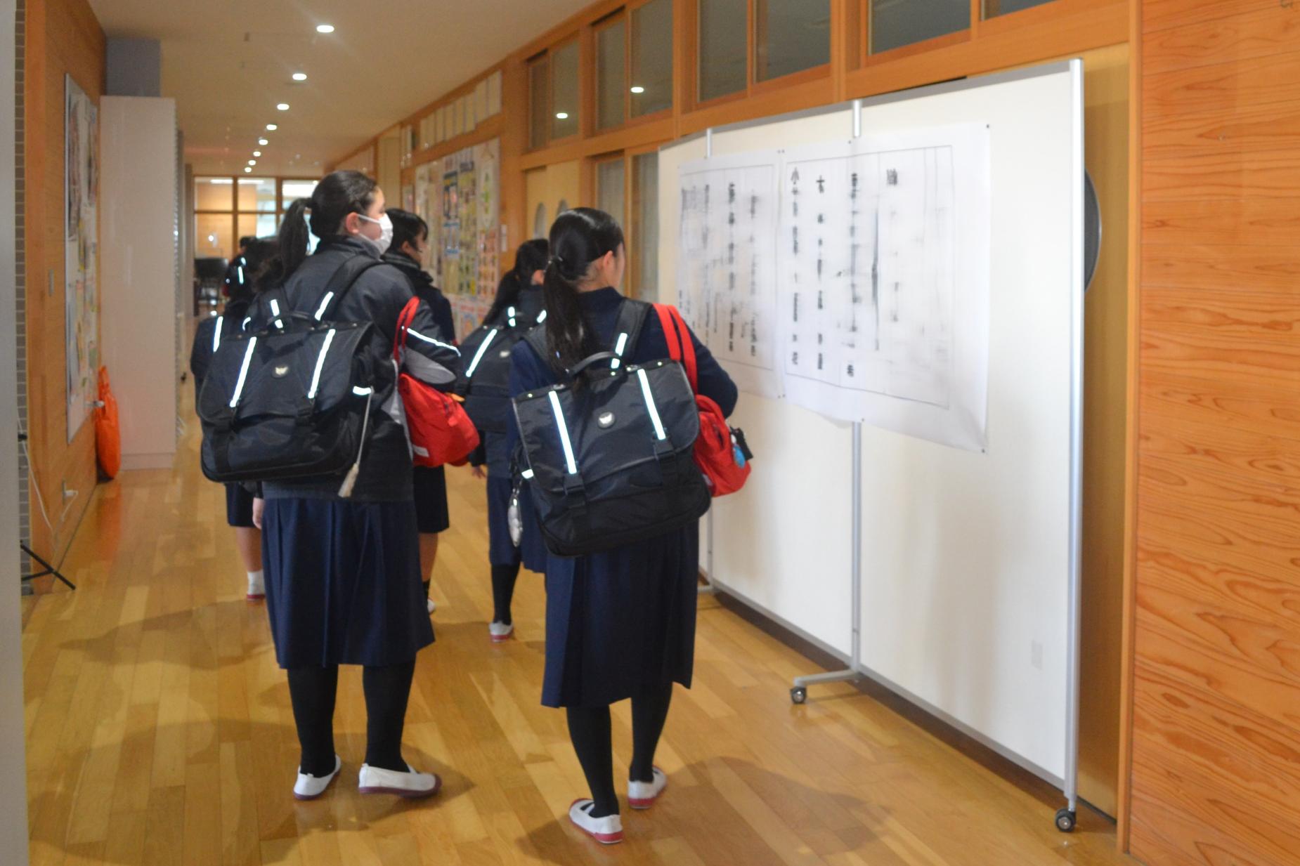 04 活動は12月初めの選挙まで続きます 04 活動は12月初めの選挙まで続きます