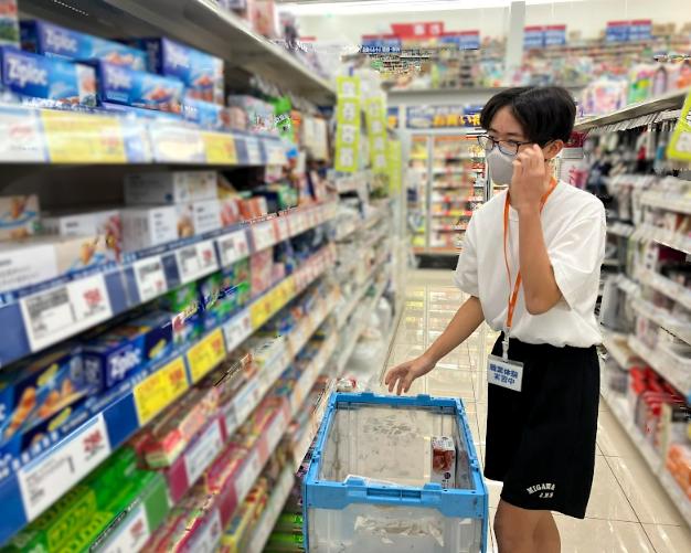 01 ドラッグストアで品出し作業