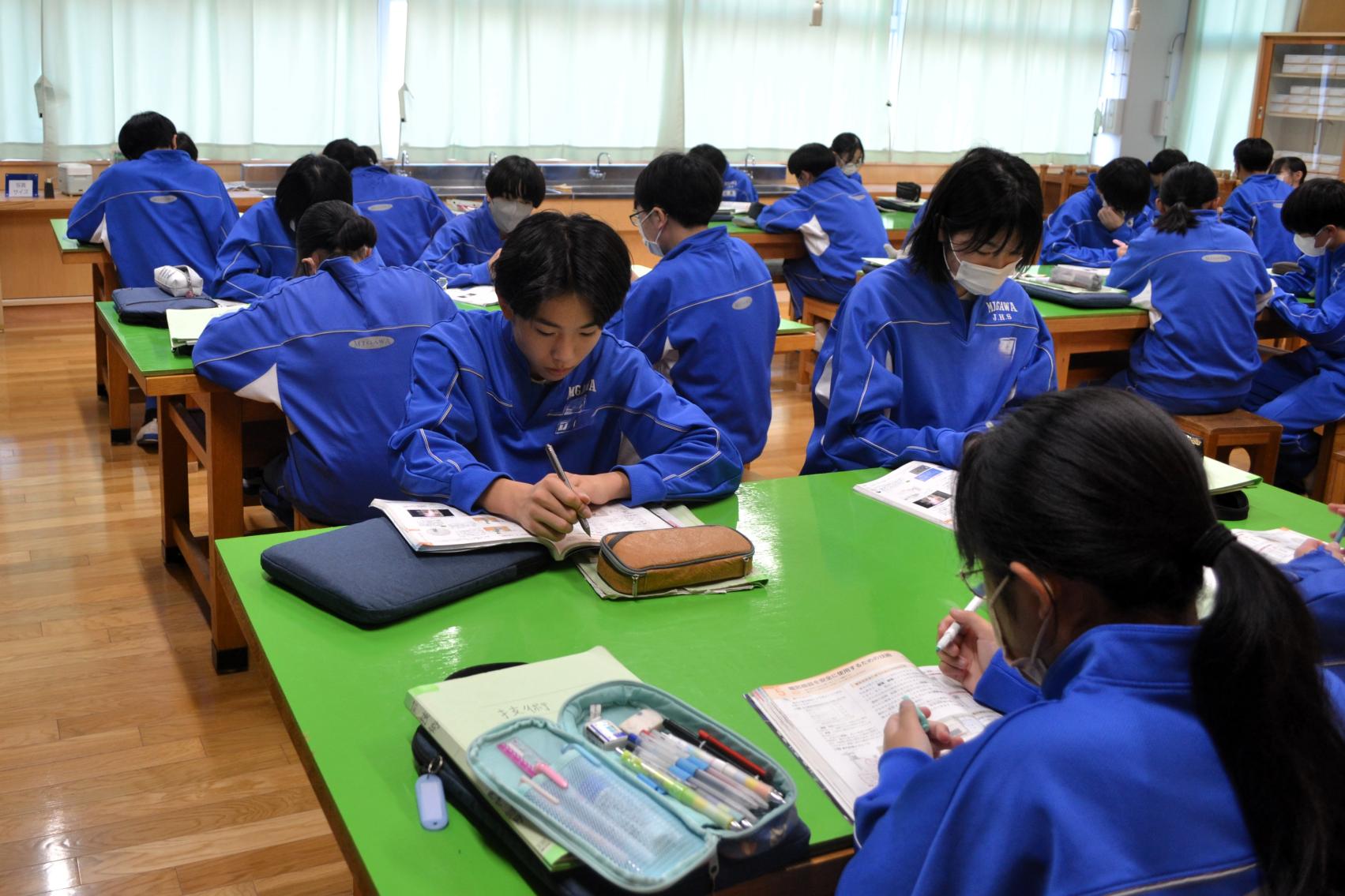 02 学んだことをワークにまとめて確認します