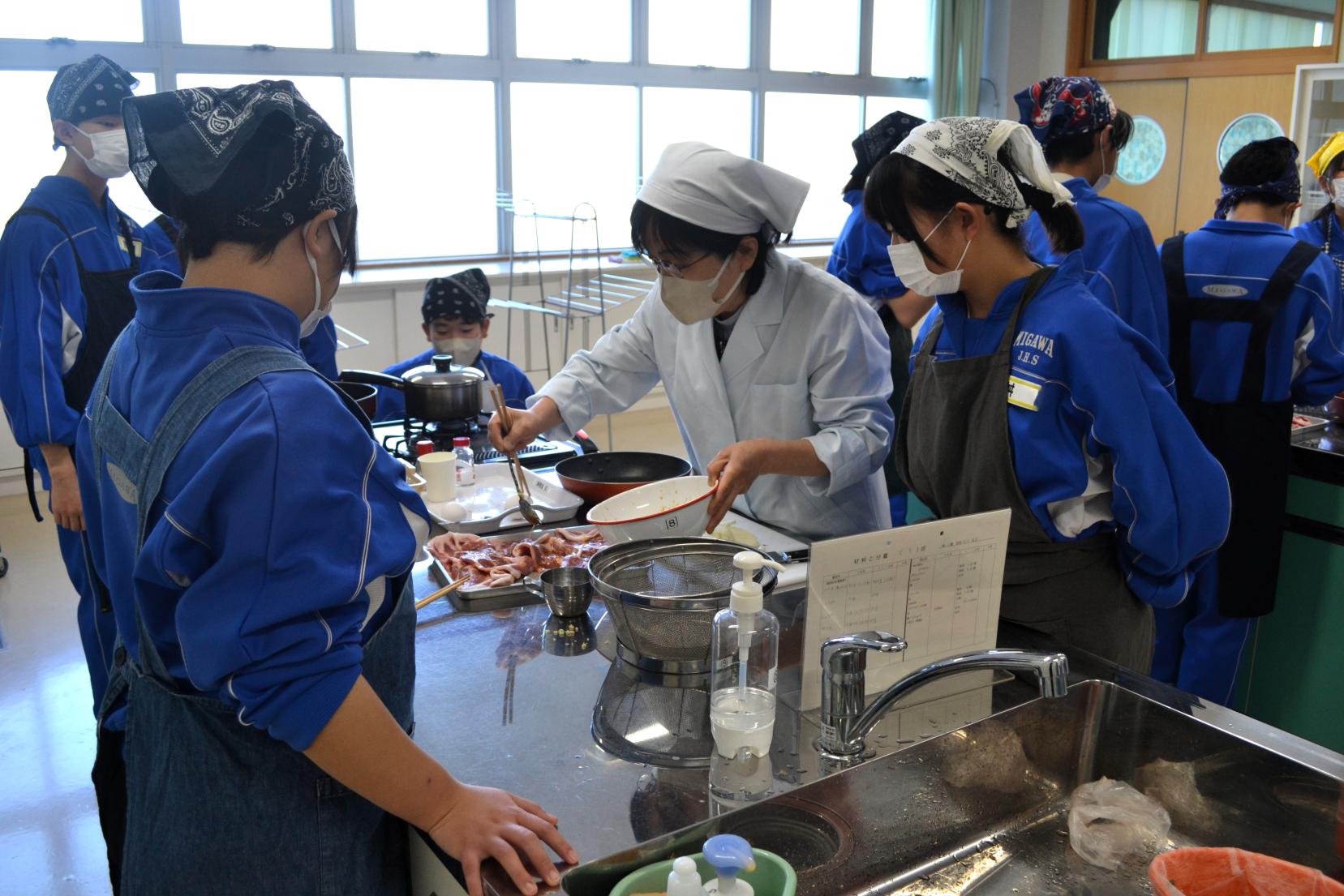 05 栄養教諭の先生からアドバイスを受けて