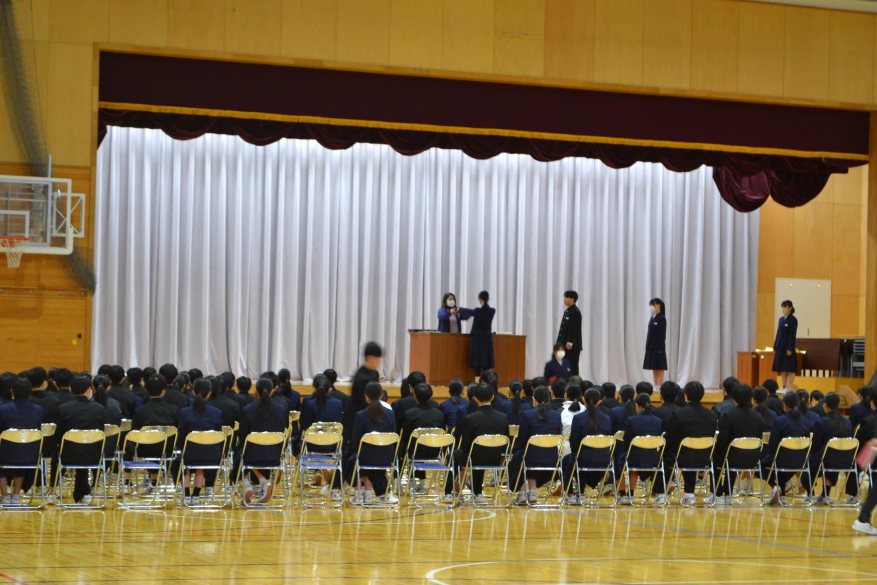 01 卒業証書授与の練習