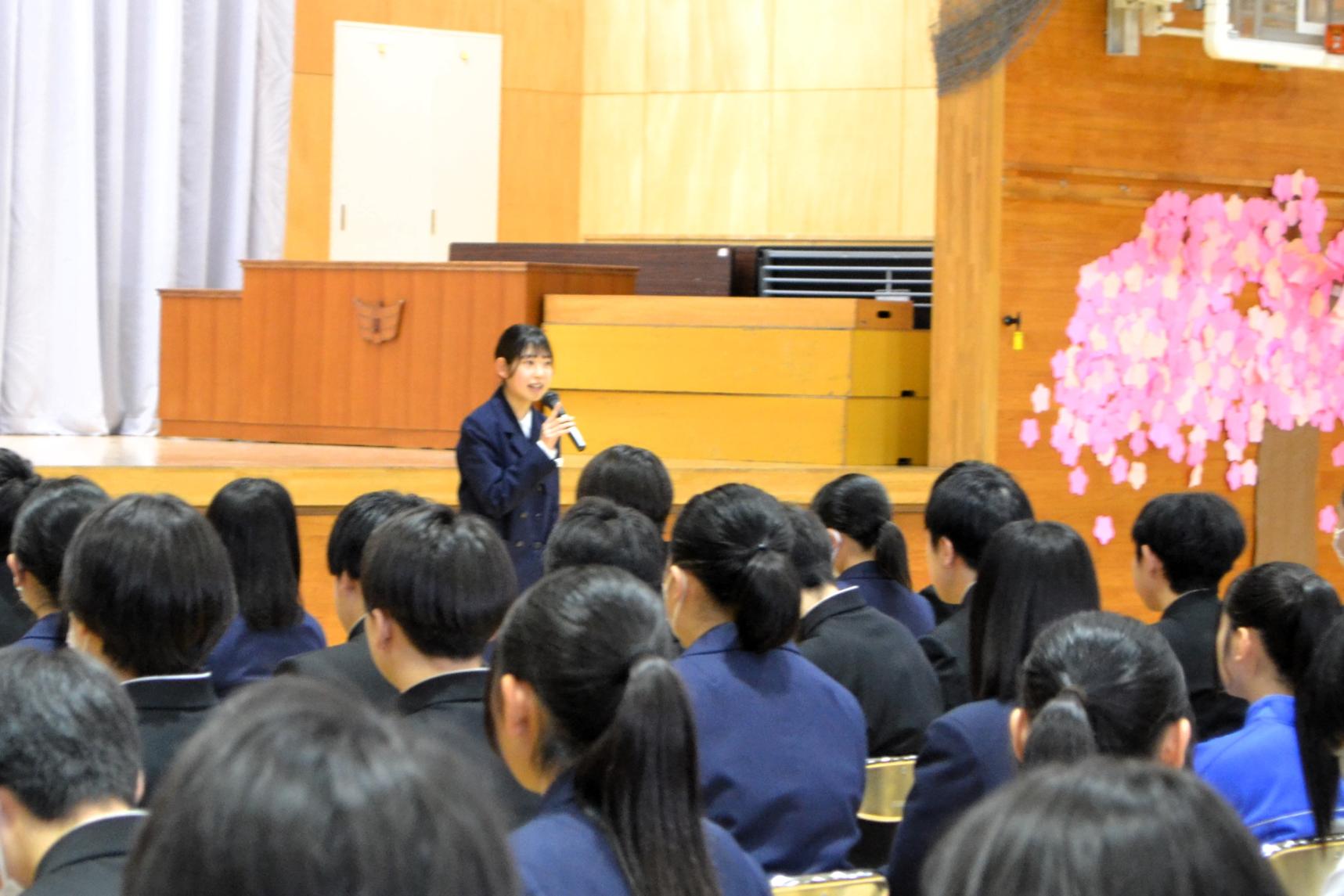 04 生徒会長のあいさつ