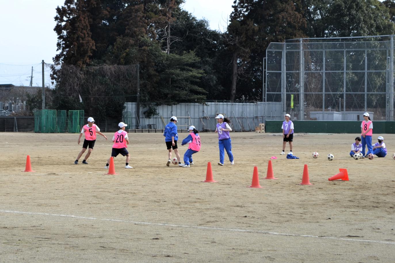 01 １年生の体育・サッカー