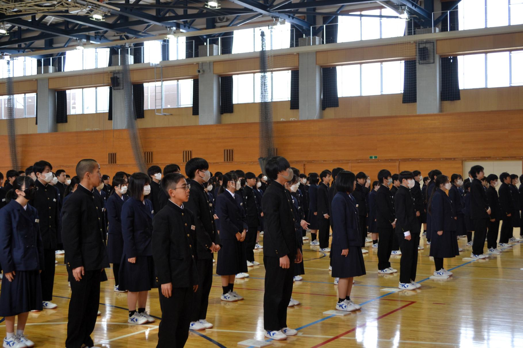 11 １・２年生で素敵な歌声を聴かせてくれました