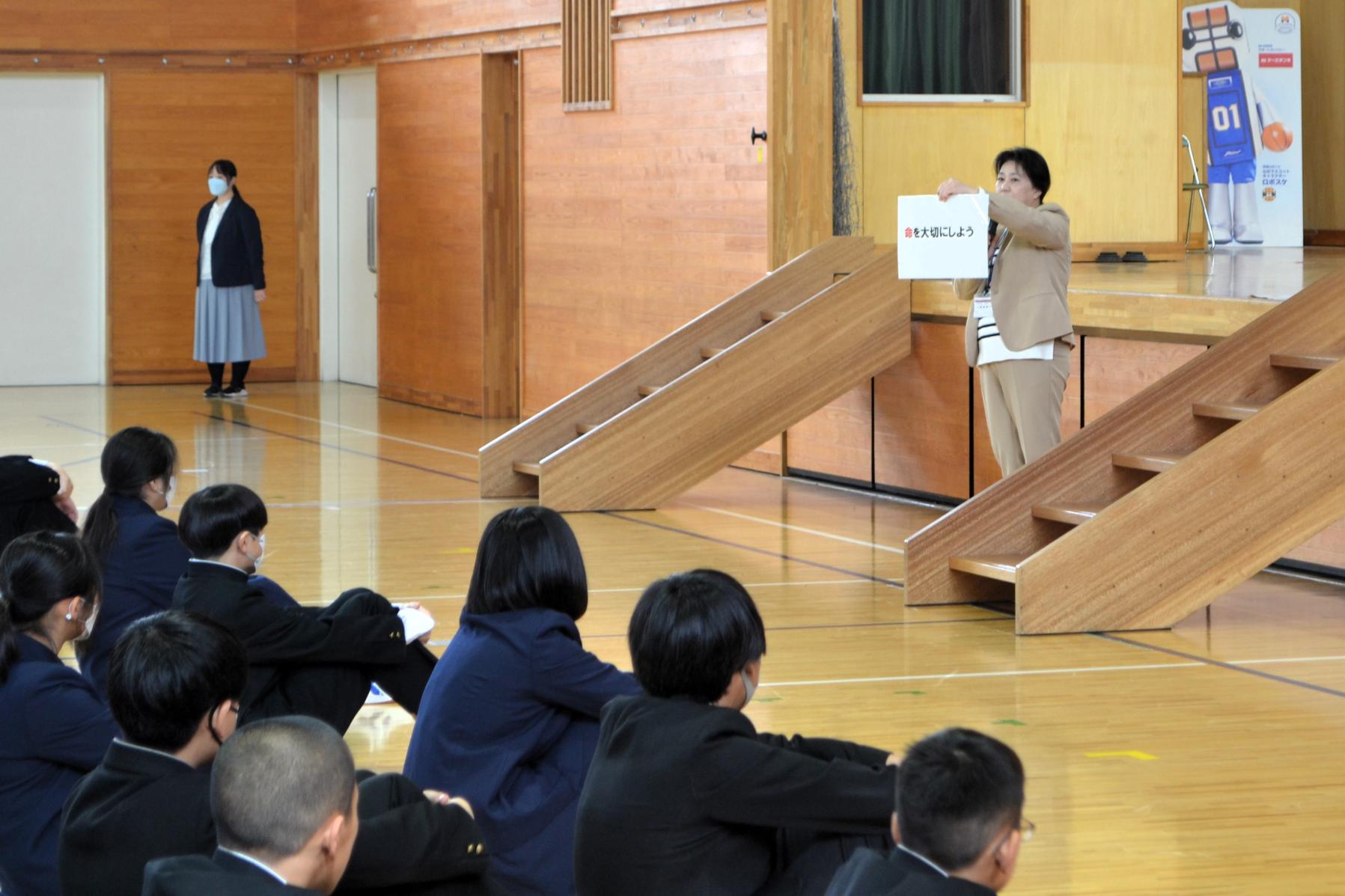 13 春休み中の生活について話を聞きました