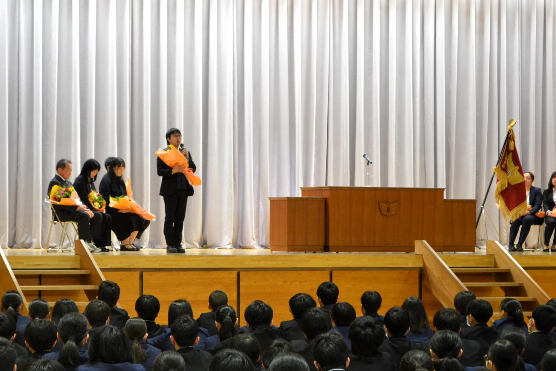 08 生徒たちはしっかり耳を傾けていました