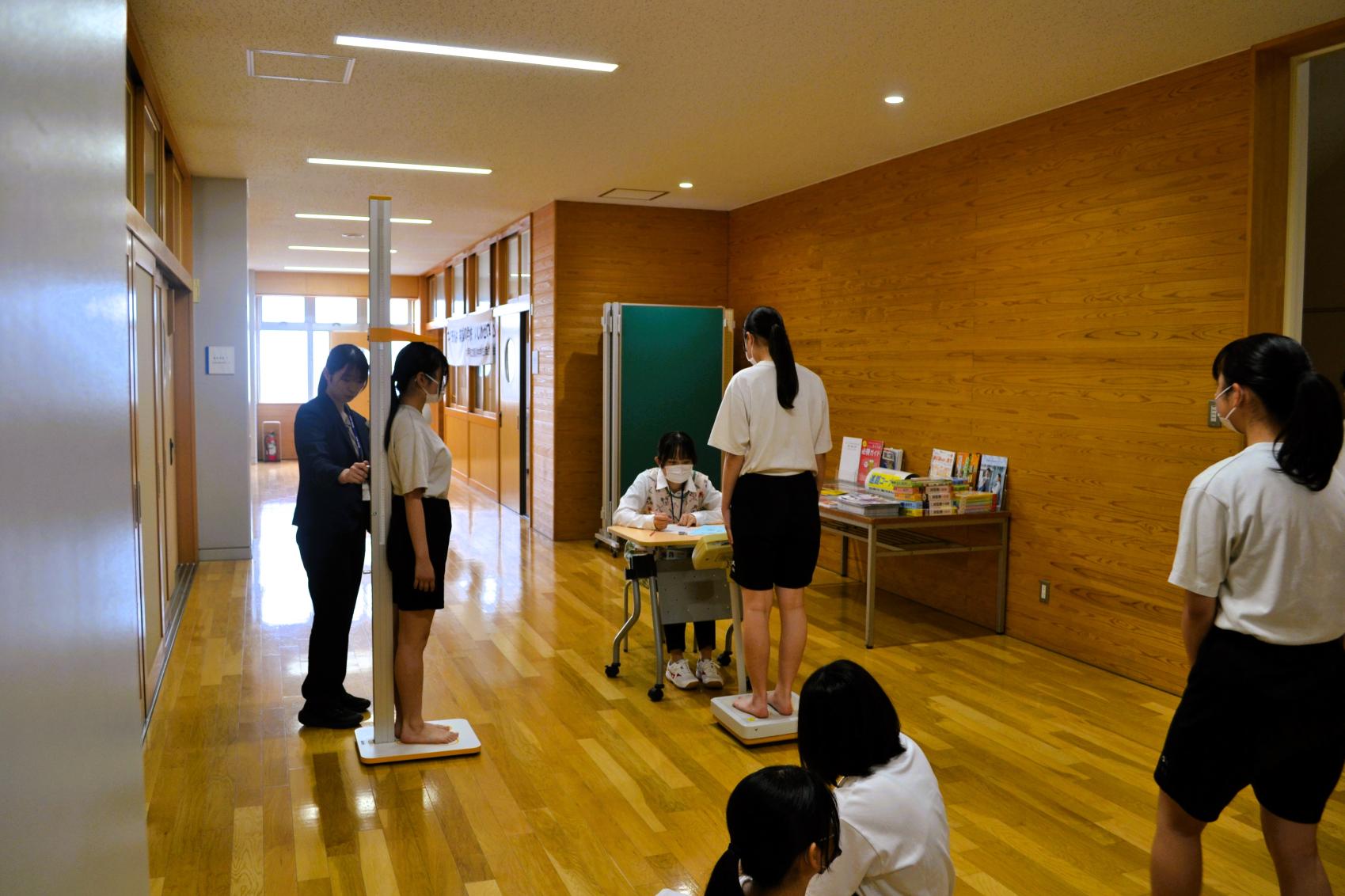 04 学生ボランティアのお手伝いもありました