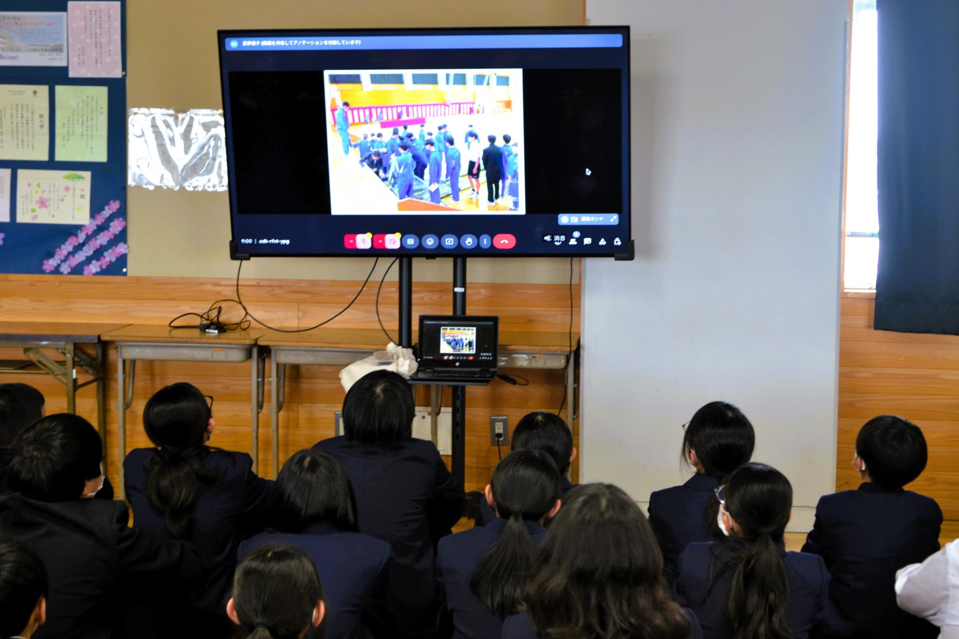 02 先輩方の入学式準備の様子を見ました