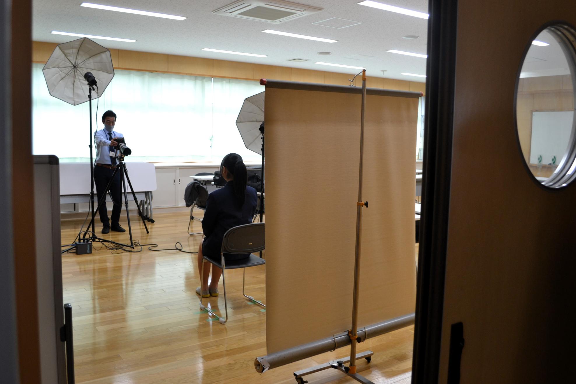 11 身分証用の写真撮影もしました 11 身分証用の写真撮影もしました