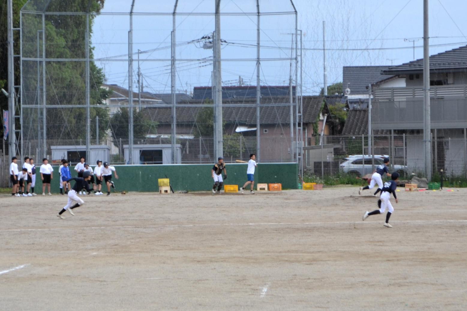 06 野球部は試合形式の練習 06 野球部は試合形式の練習