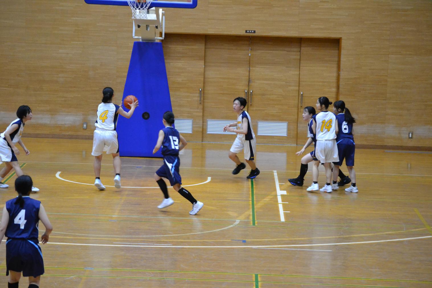 女バス2 女バス2