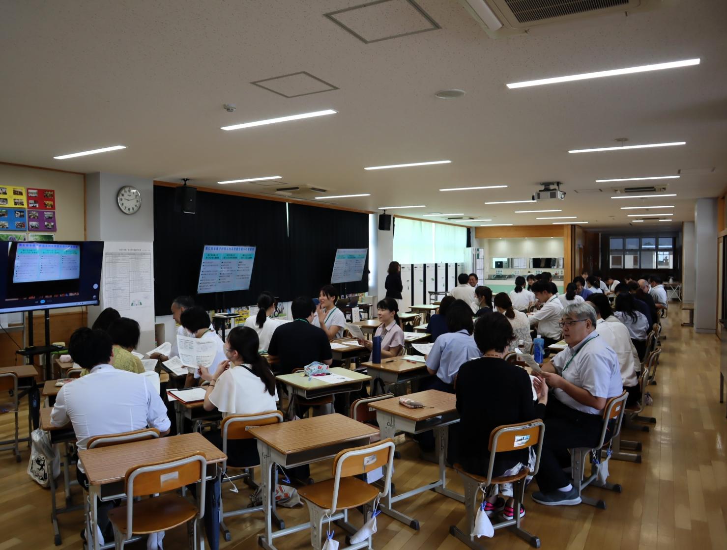01 見川中学校を会場に研修会を行いました