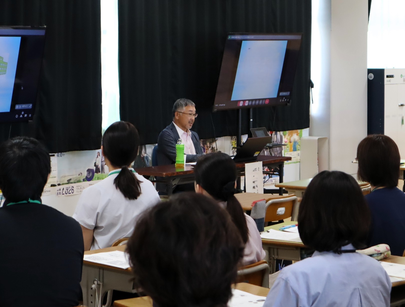 05 次の研修は弁護士の先生を講師に迎えて 05 次の研修は弁護士の先生を講師に迎えて