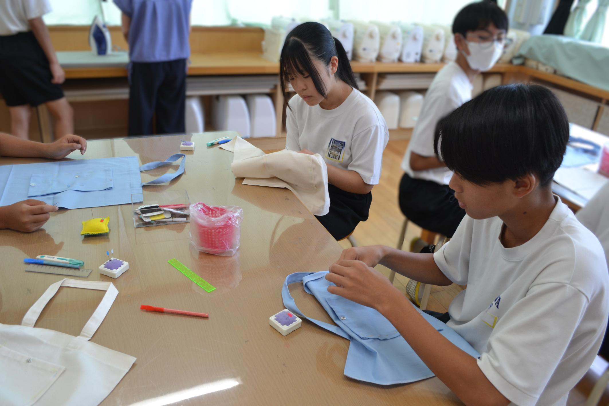 04 ２年生の家庭科の学習です