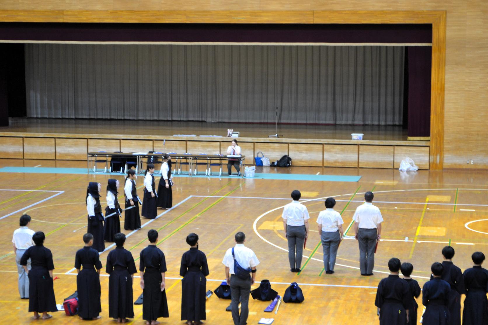 01 女子団体メンバーです