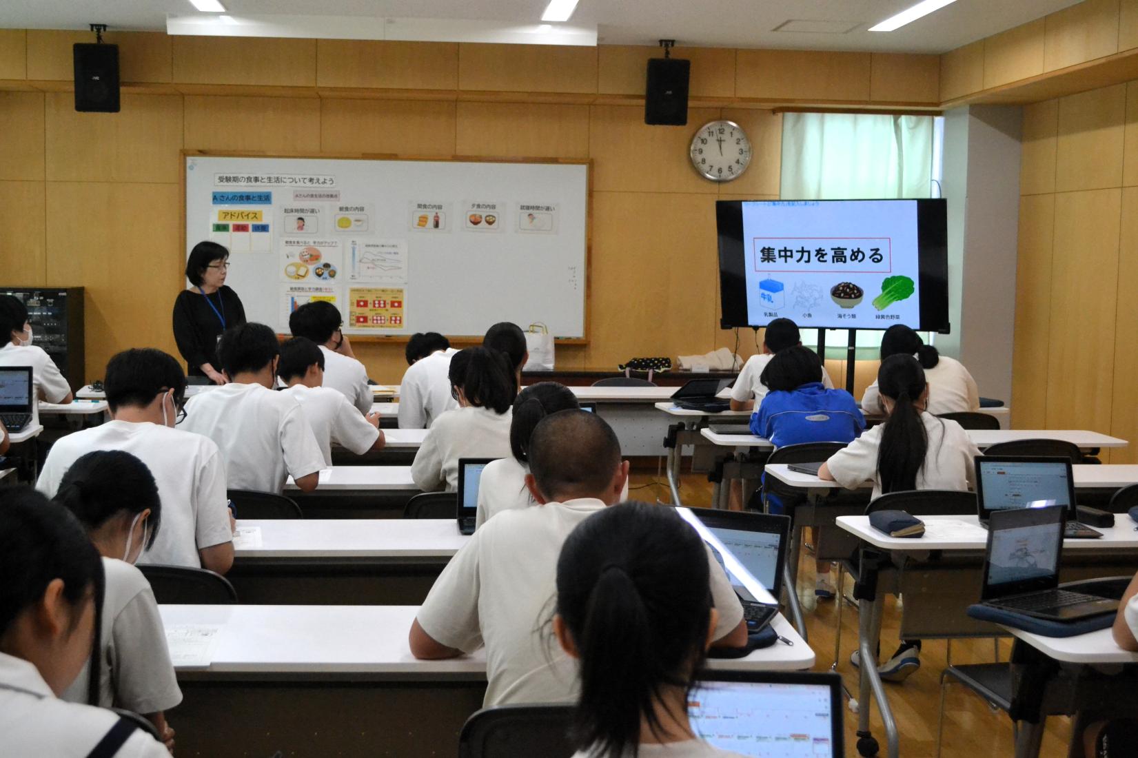 05 会議室では食育の学習をしました