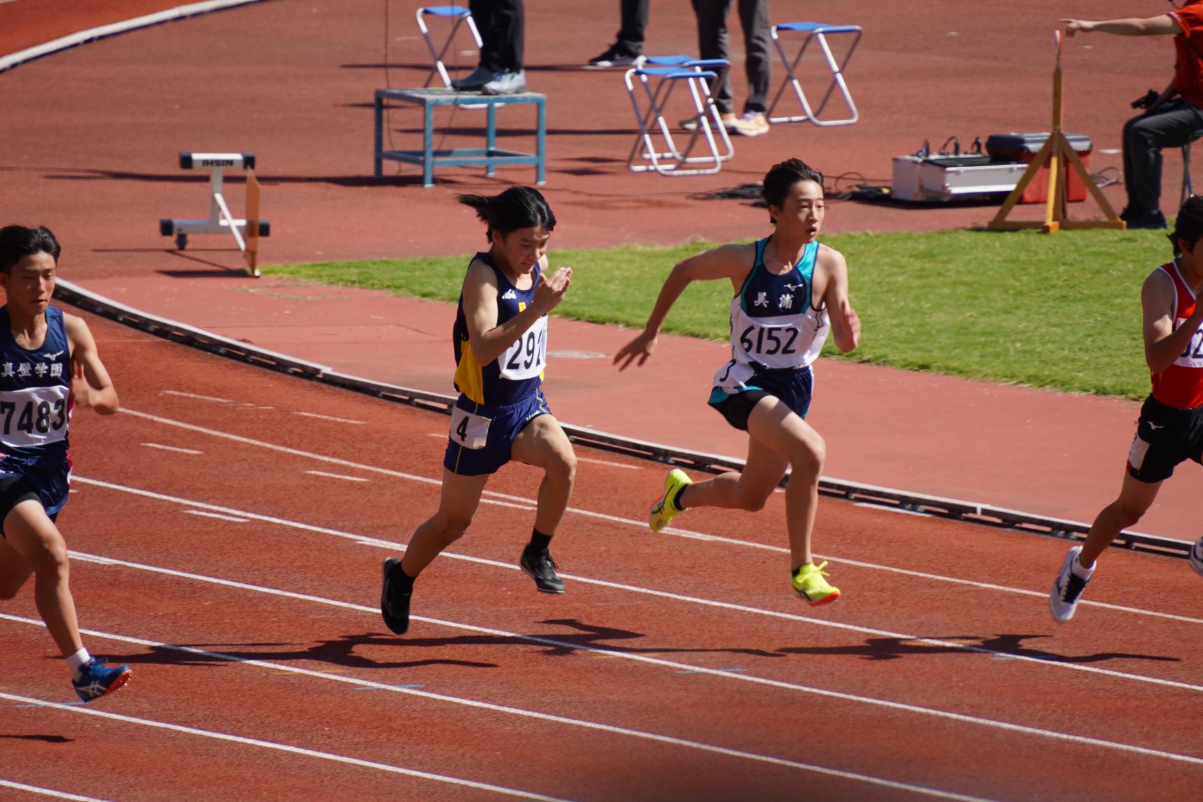 100m(2) 100m(2)