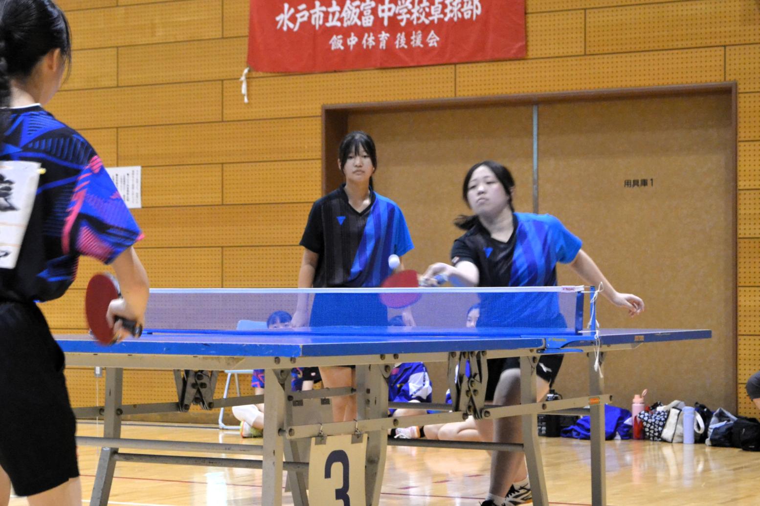 04 女子ダブルスの試合です