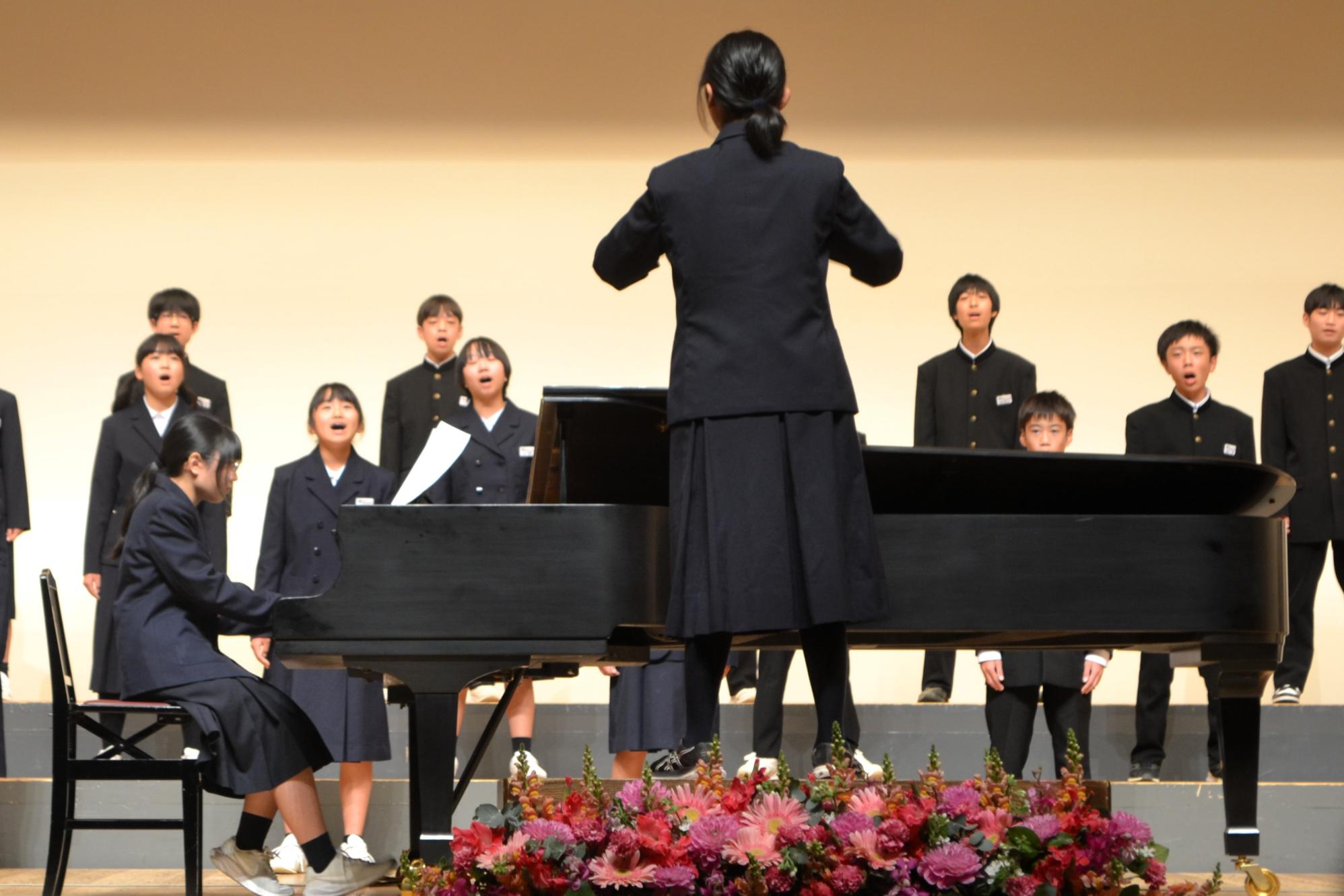 16 １年６組「 With You Smile」