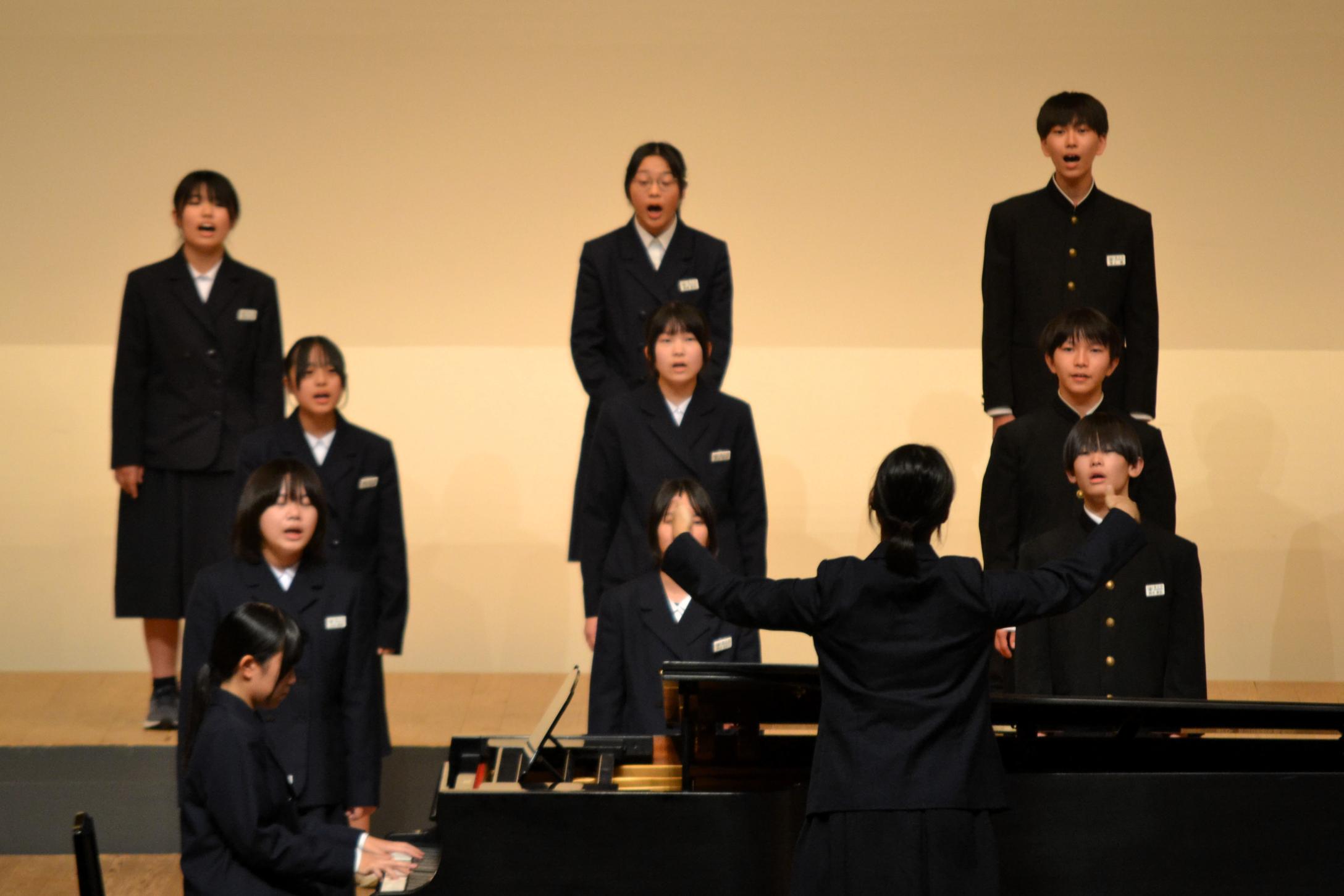 24 ３年６組「Gifts」