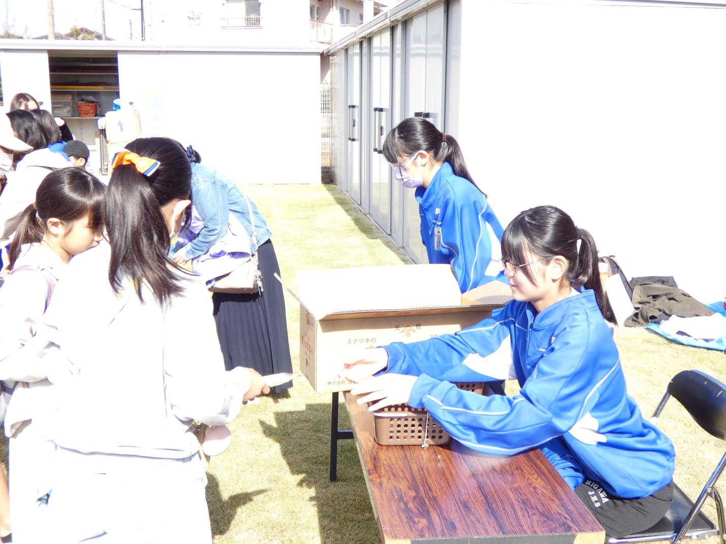 １