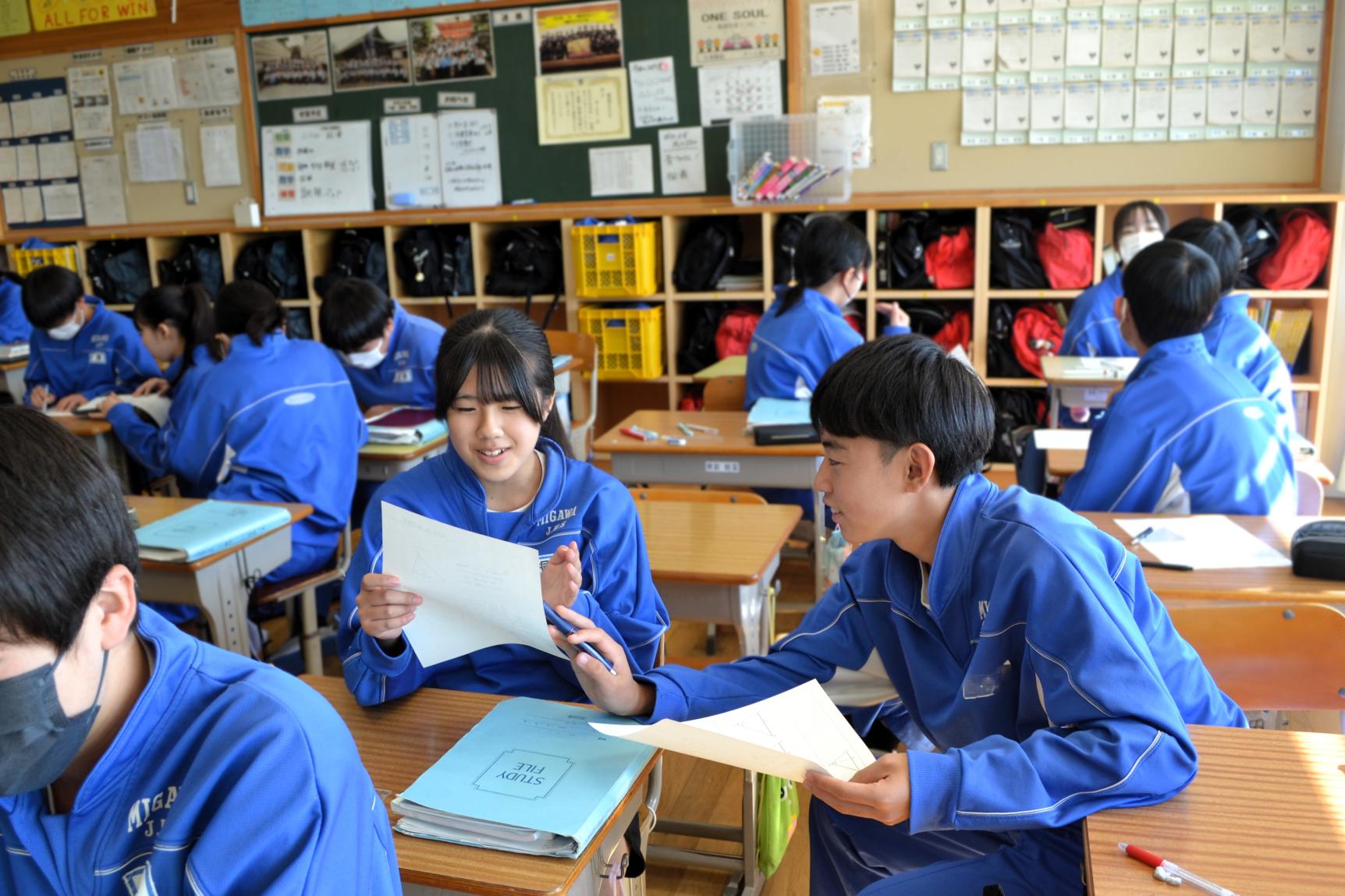 11 生徒同士の学び合いも自然に行われています