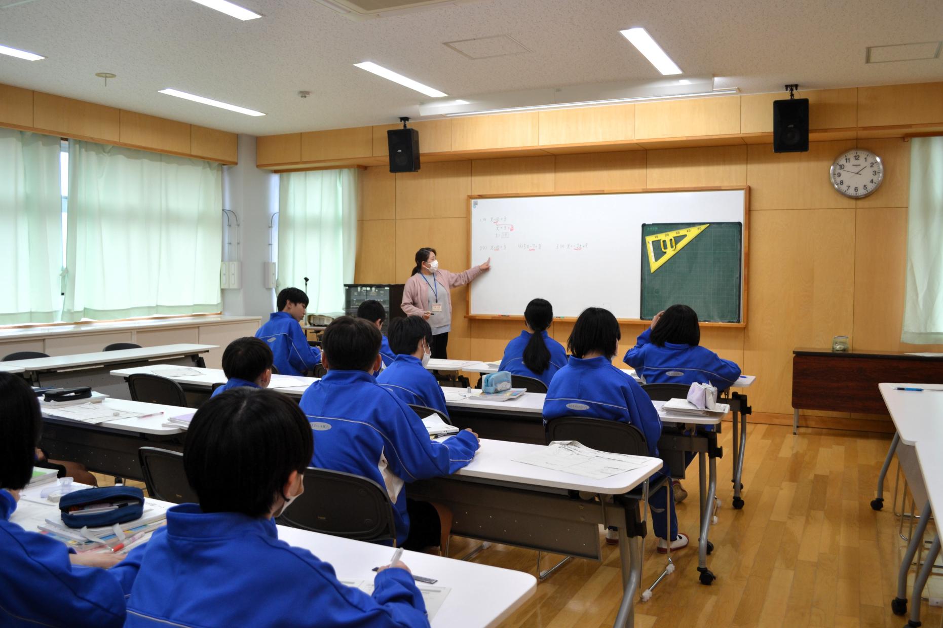 04 会議室では数学の学習
