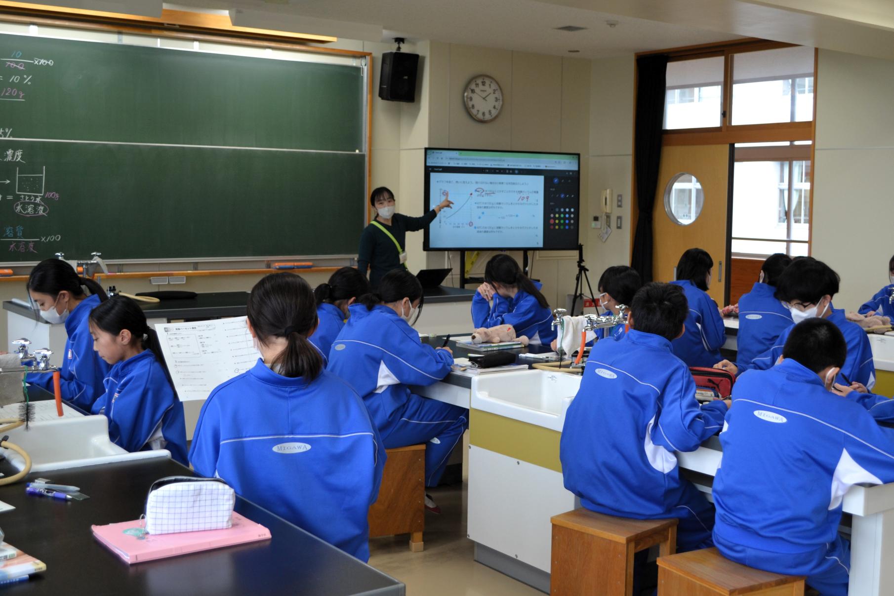 05 理科室で理科の学習