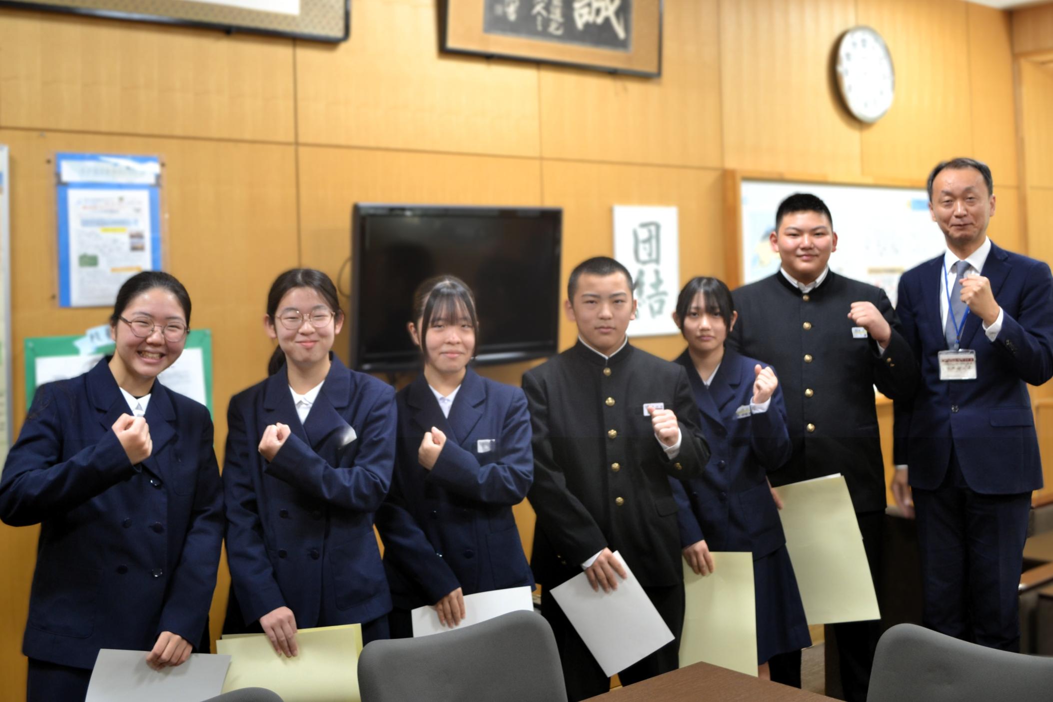 04 受賞者のみなさん、おめでとうございました 04 受賞者のみなさん、おめでとうございました