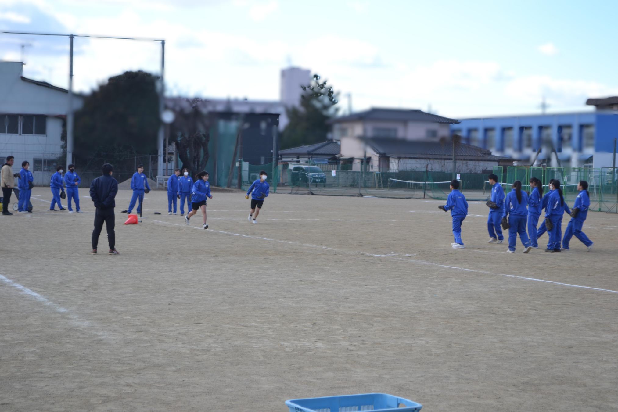 05 打球をよく見てよく動いていました