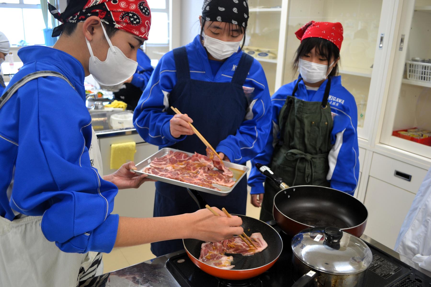 08 いよいよお肉を焼きます