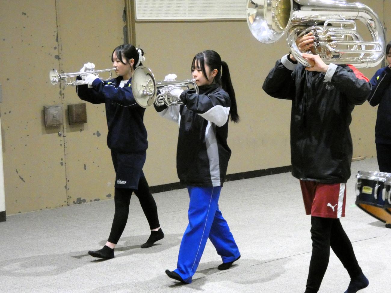 04 歩幅を合わせる練習を繰り返します
