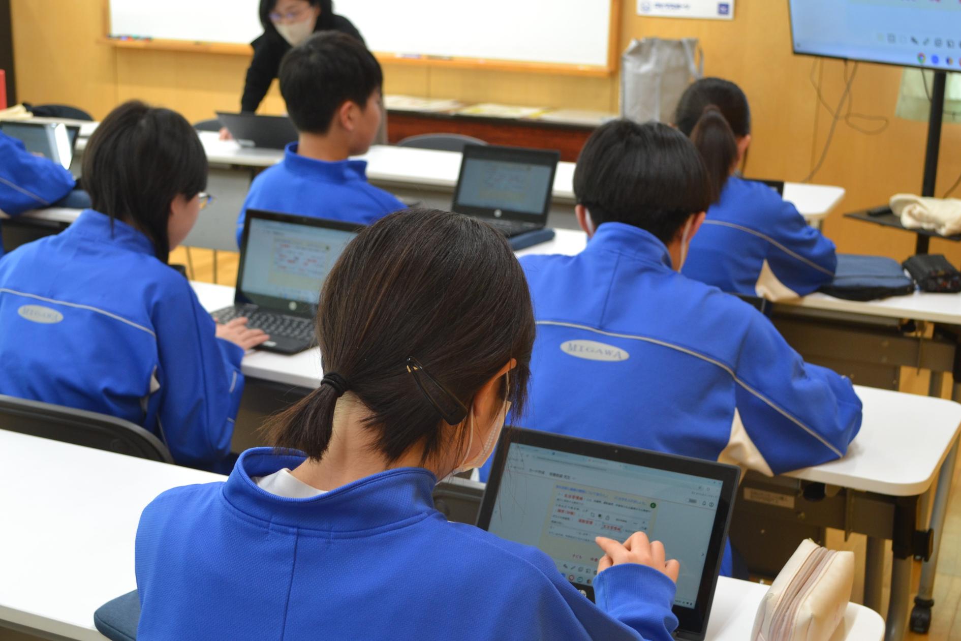 02 言葉を当てはめていきます