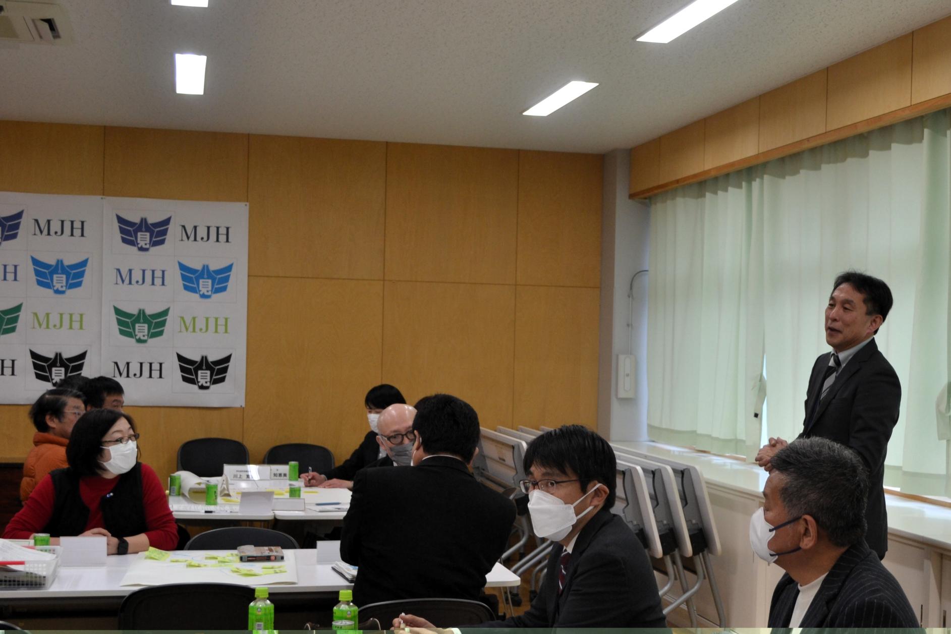 06 熟議を受けてのお話を各校校長が話しました