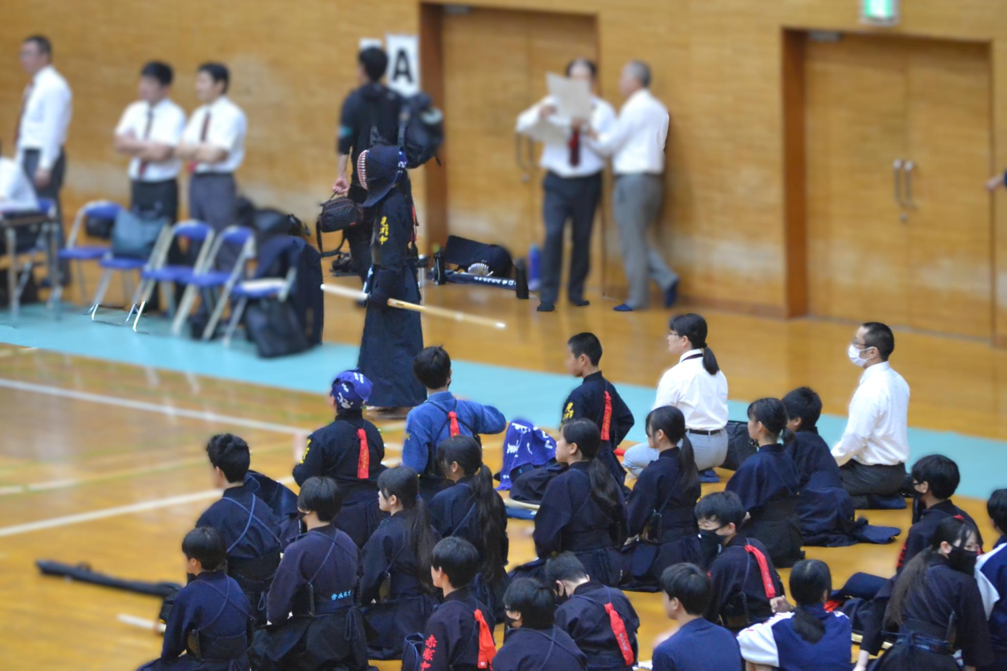 12 剣道部　仲間を応援