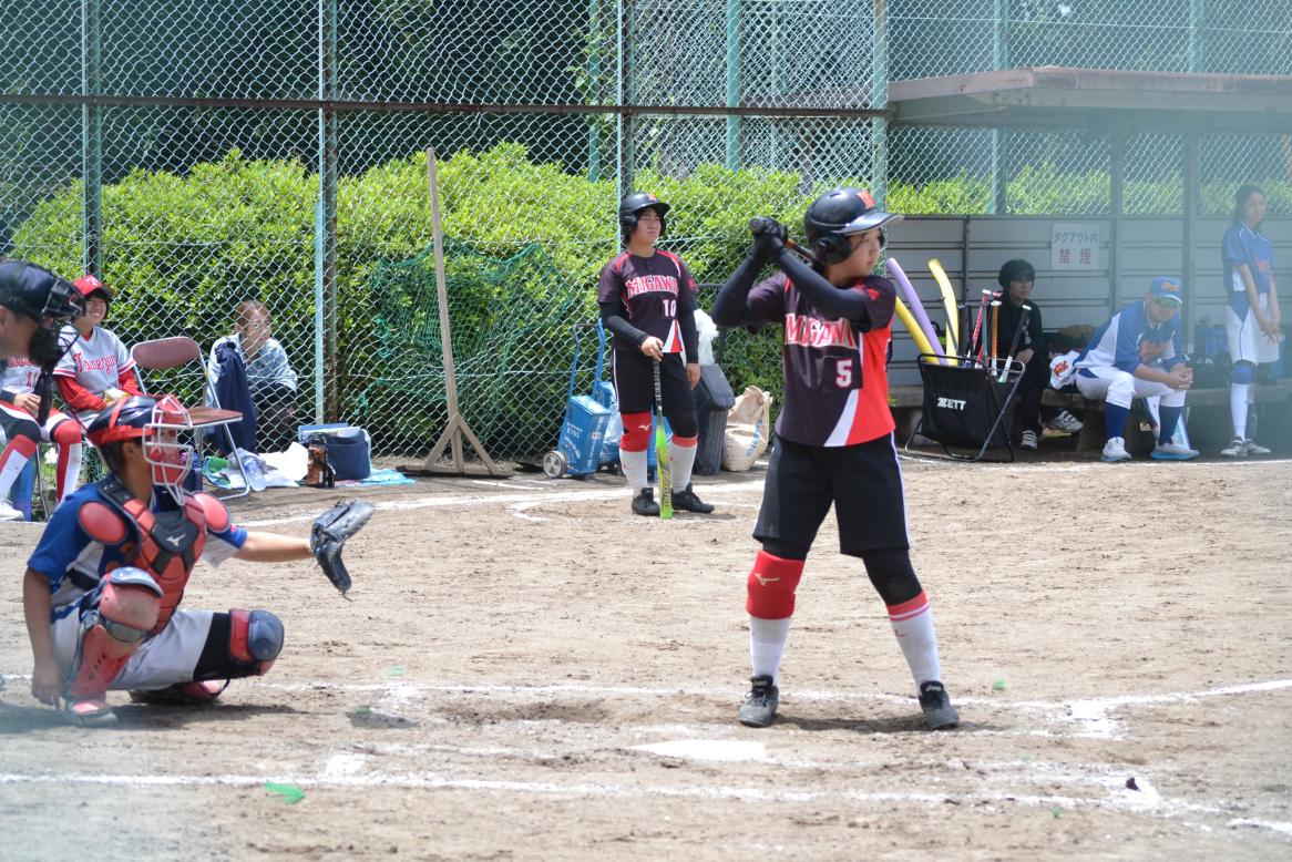 26 女子ソフトボール部　打つ